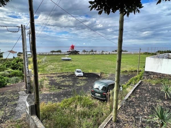 Campo de Futebol da Calheta de Nesquim - Calheta de Nesquim, Ilha da Picos, Açores
