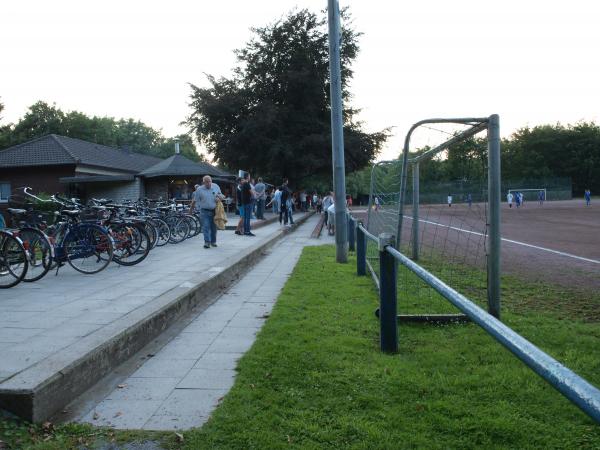 Sportplatz Im Wäldchen - Moers-Scherpenberg