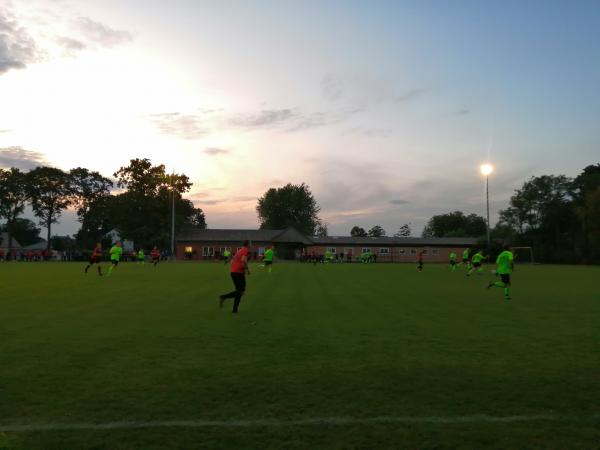 Sportanlage Schulstraße B-Platz - Wagenfeld-Hasslingen