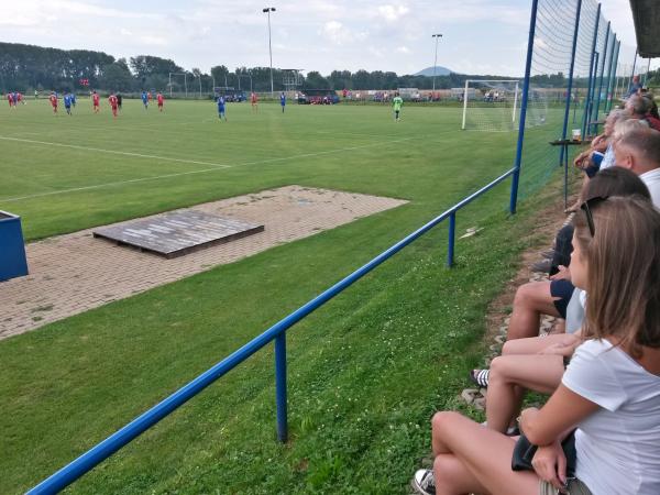 Fotbalový Stadión Hrobce - Hrobce 