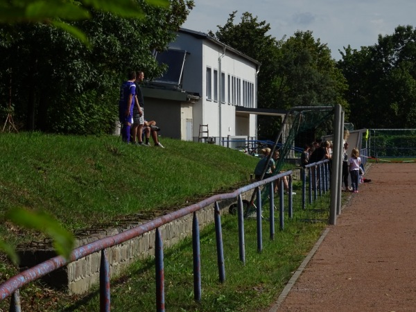 Sportplatz an der B87 - Mockrehna