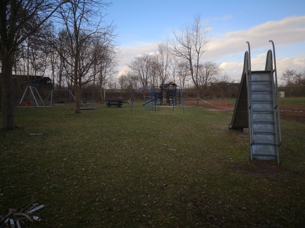Schulsportplatz - Kretz