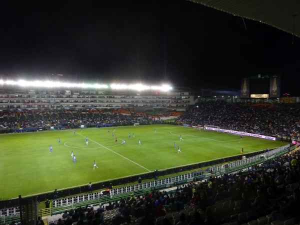 Estadio Nou Camp - León de los Aldamas