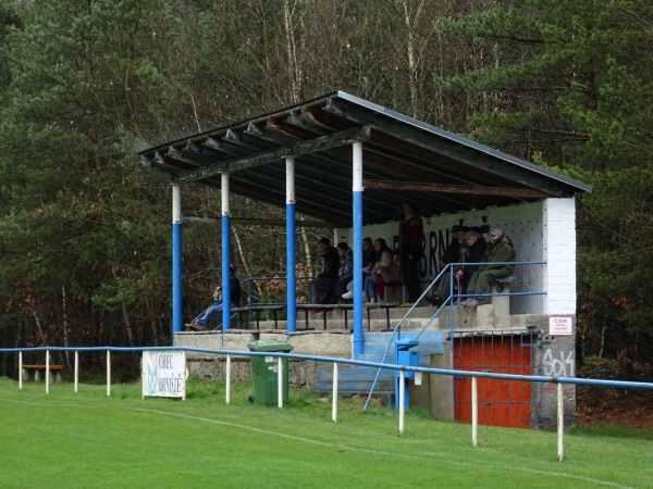 Vor der Modernsierung der Sportanlage (Tribüne, Sportlerheim, Anzeigetafel, Sanitäranlagen, Biergarten)