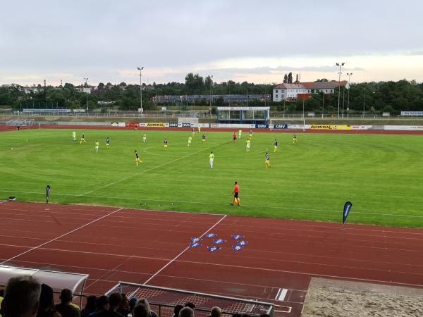 Rudolf-Tonn-Stadion - Schwechat