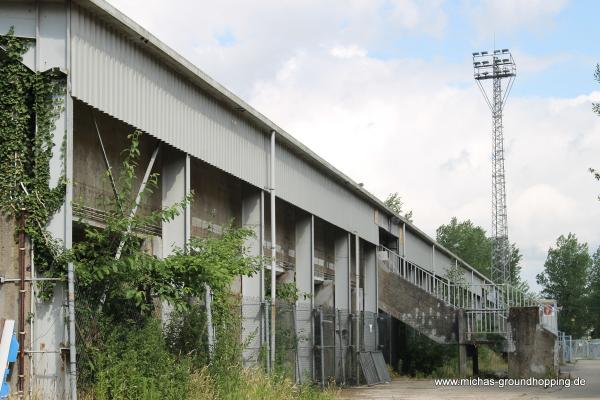 Puyenbekestadion - Sint-Niklaas-Belsele