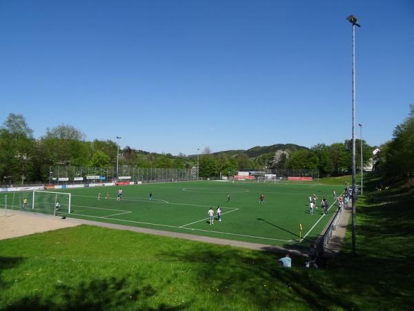 Sportplatz Dümmlinghauser Straße - Gummersbach-Bernberg