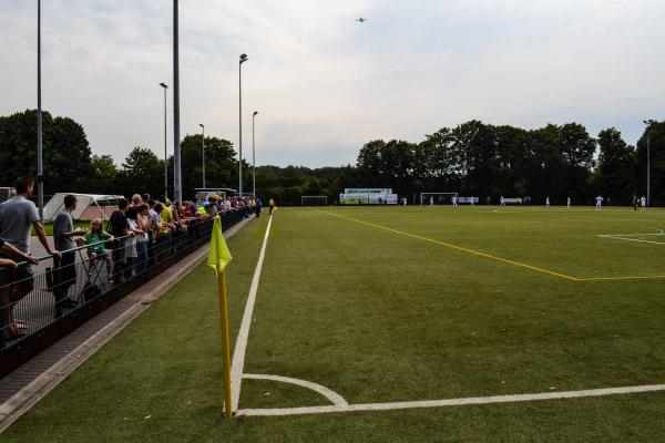 Bezirkssportanlage Am Eisenbrand Platz 2 - Meerbusch-Büderich