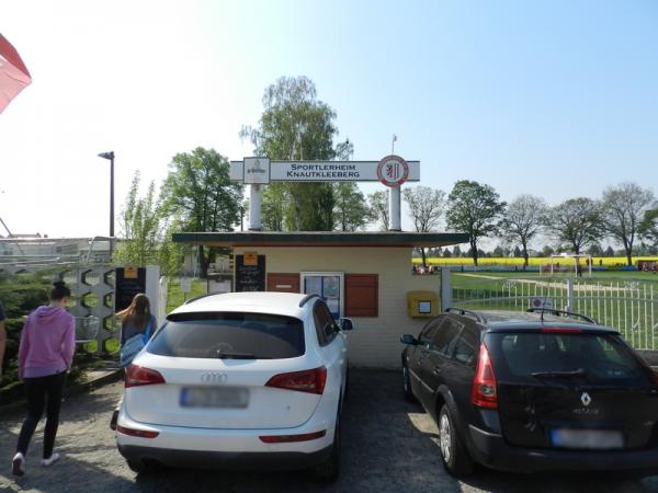 Sportplatz Albersdorfer Straße - Leipzig-Knautkleeberg