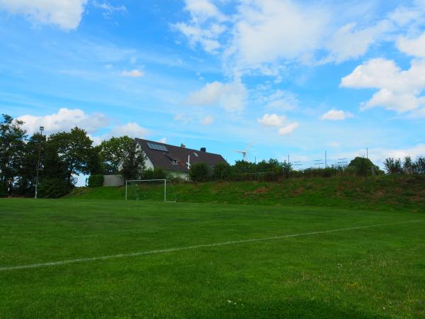 Sportplatz Am Gelke - Ense-Lüttringen