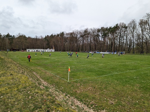Sportplatz im Park - Kroppen
