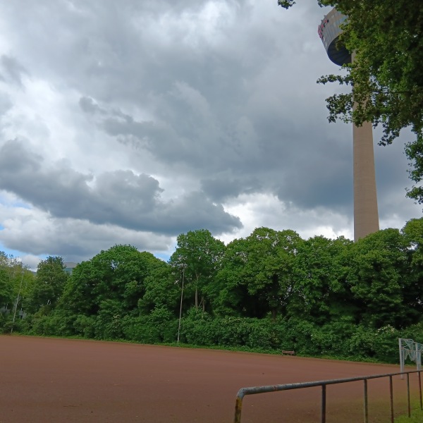 Prälat-Wolker-Anlage / Bezirkssportanlage Mitte - Köln-Ehrenfeld