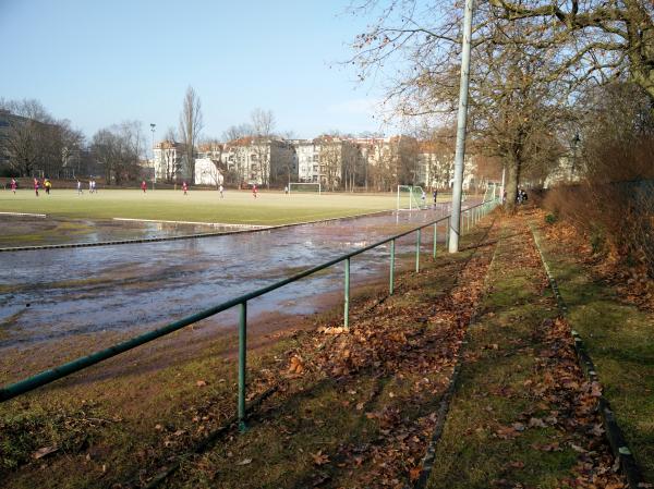 Sportplatz am Borsigpark - Berlin-Tegel