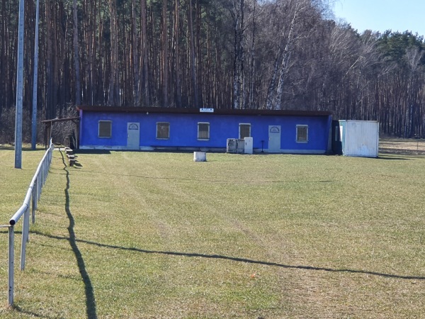 Sportplatz Pastorberg - Feldberger Seenlandschaft-Triepkendorf