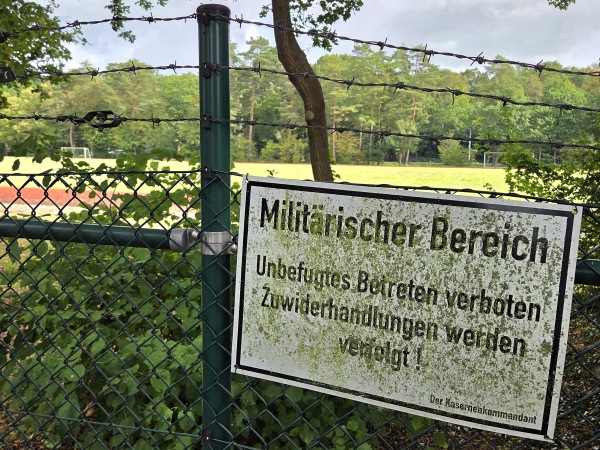 Sportplatz Henning-von-Tresckow-Kaserne - Oldenburg (Oldenburg)-Kreyenbrück