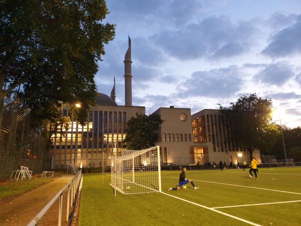 Prälat-Wolker-Anlage / Bezirkssportanlage Mitte Platz 3 - Köln-Ehrenfeld