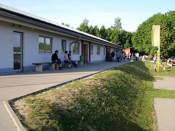mittlerweile Kunstrasen