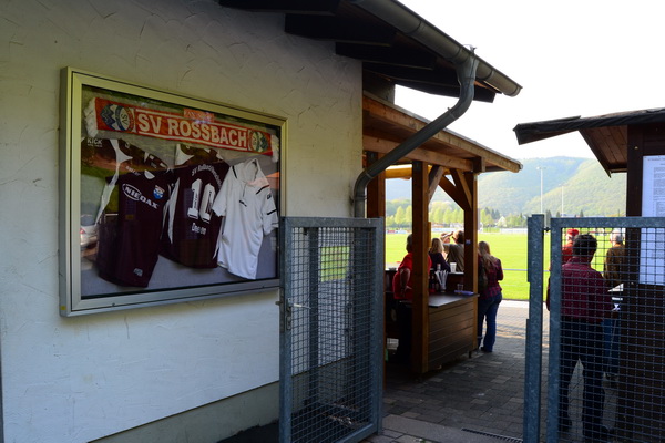 Sportplatz In der Au - Roßbach/Wied