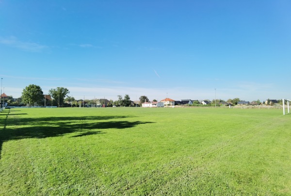 Sportanlage Am Hohennauener See - Seeblick-Hohennauen