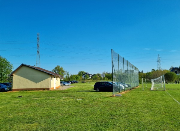 Boisko w Leśniowie Wielkim - Leśniów Wielki