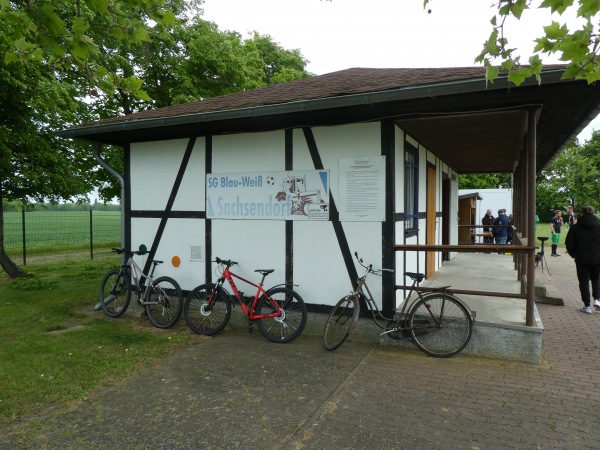Sportplatz an der L332 - Lindendorf-Sachsendorf