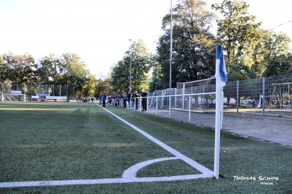 Stadion in der Schelmenhecke Nebenplatz - Hatzenbühl 