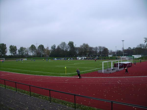 Fußball- Tröte / Trompete und Trommel, Sport / Stadion in  Nordrhein-Westfalen - Pulheim