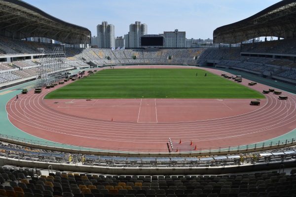 Hwaseong Sports Town Main Stadium - Hwaseong