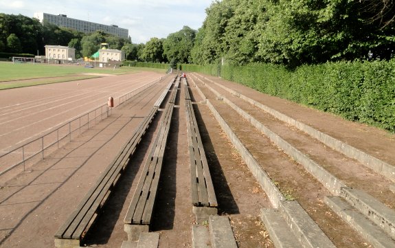 Hessenkampfbahn an der Alten Orangerie - Kassel