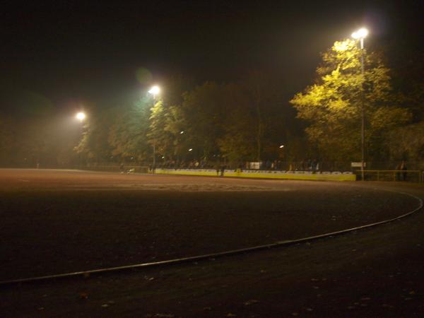 Sportplatz im Schulzentrum Süd - Duisburg-Huckingen