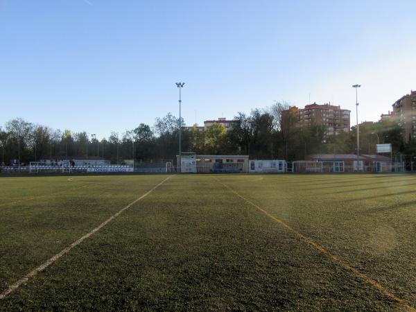 Campo de Fútbol Villarrosa - Madrid, MD