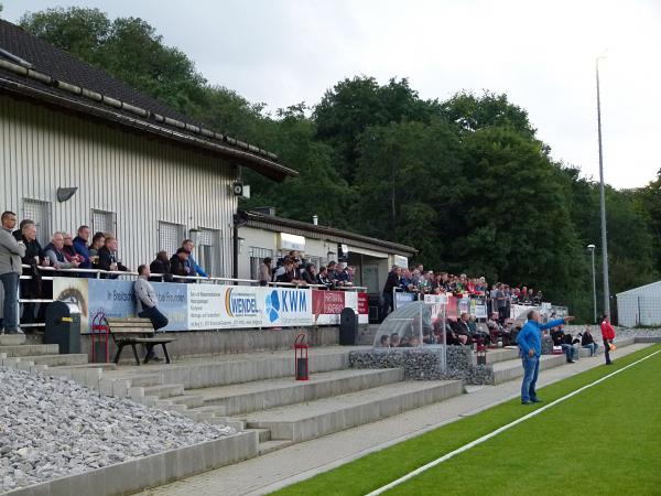 Sportplatz Schönbacher Straße - Breitscheid/Hessen