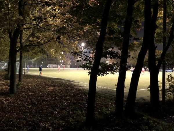 Sportplatz Wrangelstraße - Berlin-Kreuzberg