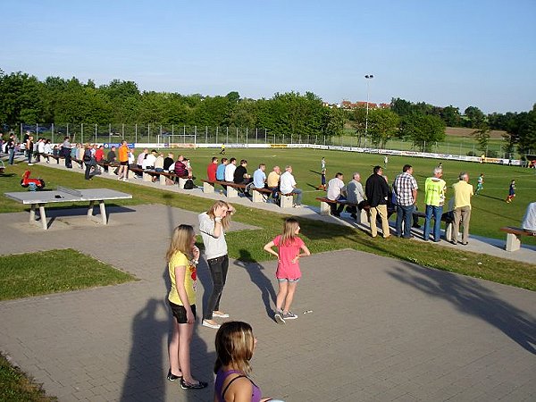 mittlerweile Kunstrasen