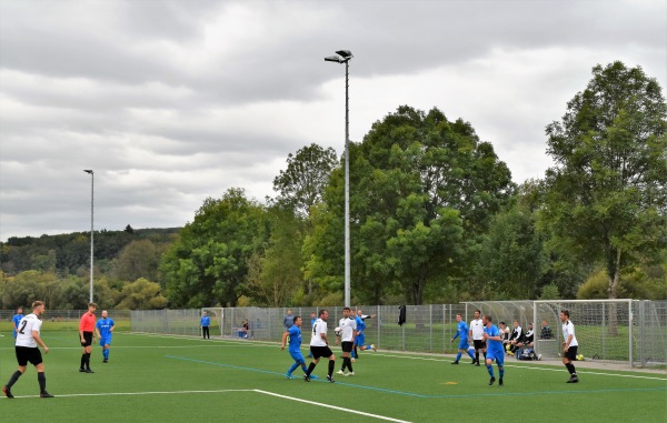 Roquemaure-Stadion Nebenplatz 1 - Ehringshausen