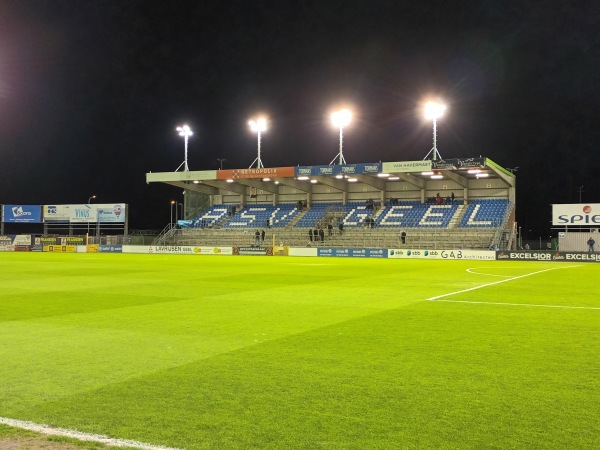 Stadion De Leunen - Geel