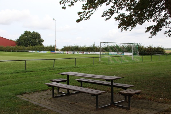 Sportplatz an der B57 - Linnich-Gereonsweiler