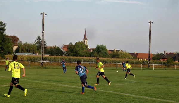 Bőnyi focipálya - Bőny