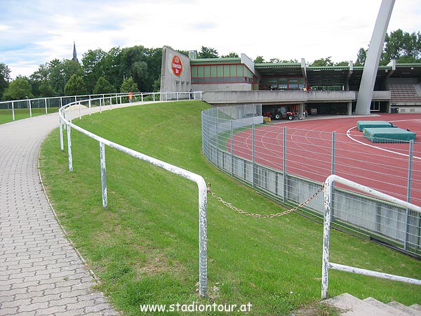 Rudolf-Tonn-Stadion - Schwechat