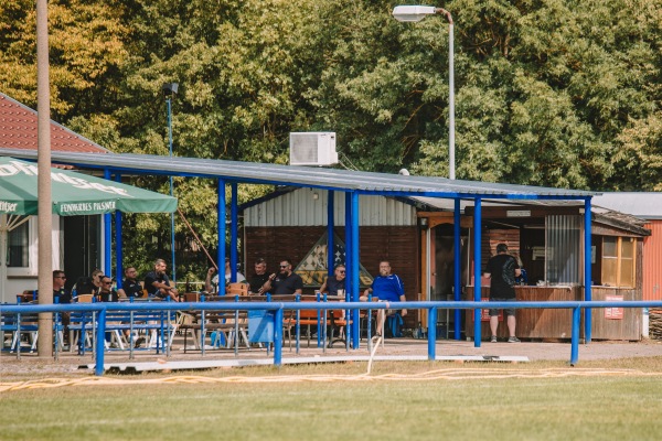 Glück-Auf-Sportstätte - Neukieritzsch-Deutzen