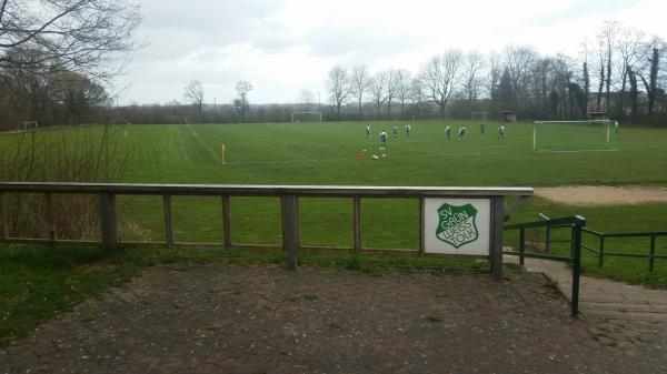 Sportplatz an der Schule - Tolk