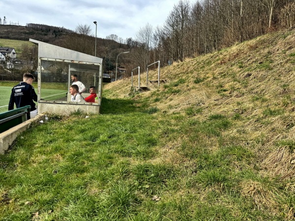 Wiesengrund-Stadion - Meschede-Grevenstein