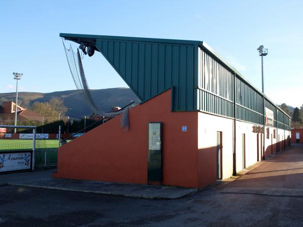 Estadio Municipal Cabezón de La Sal - Cabezón de La Sal, CB