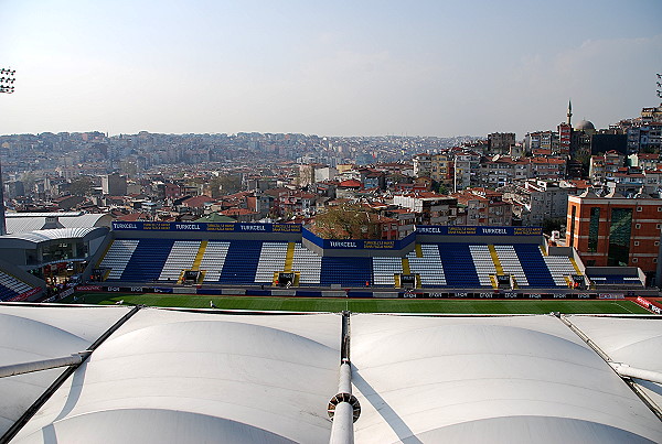 Recep Tayyip Erdoğan Stadyumu - İstanbul