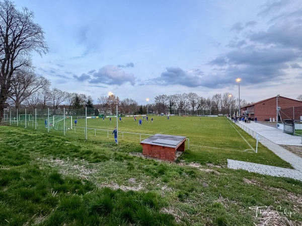 Aue-Stadion - Salzgitter-Üfingen
