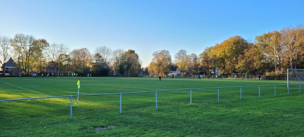 Sportpark Esserberg veld 7-Be Quick - Haren GR