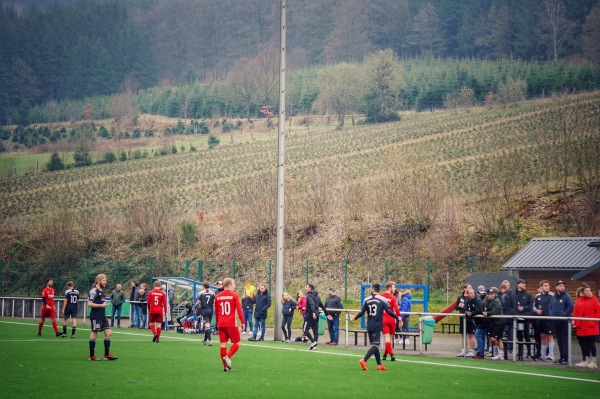 Sportplatz Vor der Höh - Kirchhundem-Heinsberg