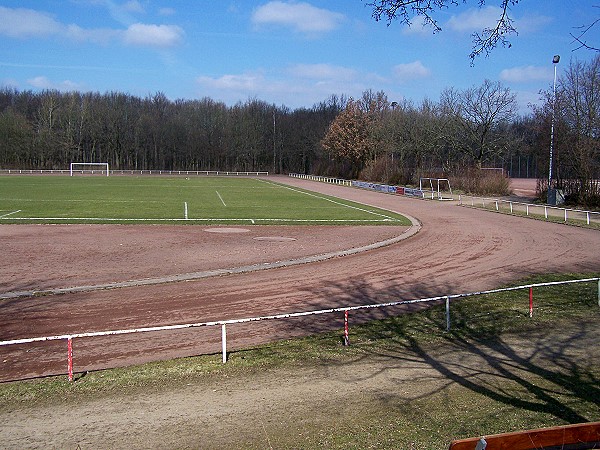 Bezirkssportanlage Brüder-Grimm-Ring - Lübeck-Moisling