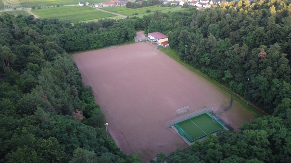 Sportplatz in der Mandel - Weisenheim/Berg