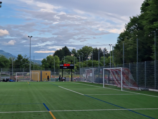 Stade des Trois-Chênes terrain B - Chêne-Bourg
